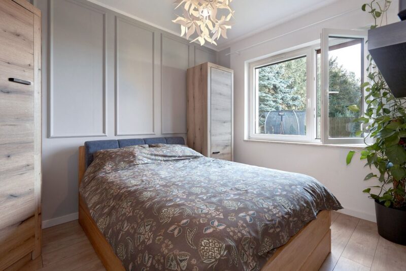 Z tarasem i ogrodem,  54m2 + 120m2  NOWA CENA